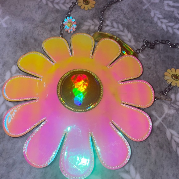 Sugar Thrillz Iridescent Daisy Convertible Bag - Picture 3 of 4